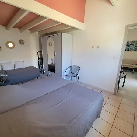 5 Couchages 2 Belle Terrasse D'angle Piscine Commune Dans Securisee A 200m De La Lrma2a Villa Portiragnes