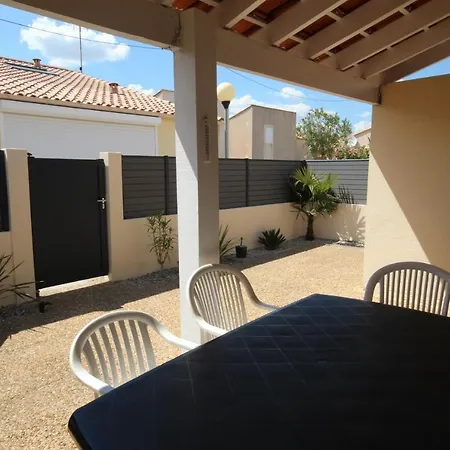 5 Couchages 2 Belle Terrasse D'angle Piscine Commune Dans Securisee A 200m De La Lrma2a Villa *